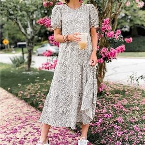 Leopard print silky like dress mid sleeves